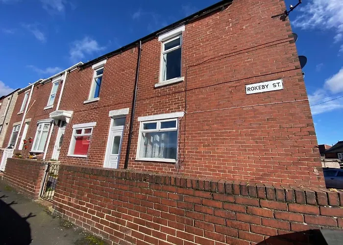 Luke Stays - Rokeby Street